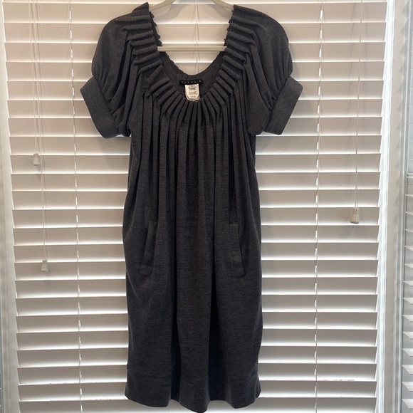 Tiana B Gray Short Sleeve Dress with Gathered Detail at Neck and Sleeves sz.L - Picture 1 of 8